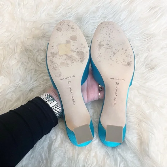 Manolo Blahnik Laalita 50 Embellished Buckle Satin Mule Sandal size 39 - Picture 9 of 12